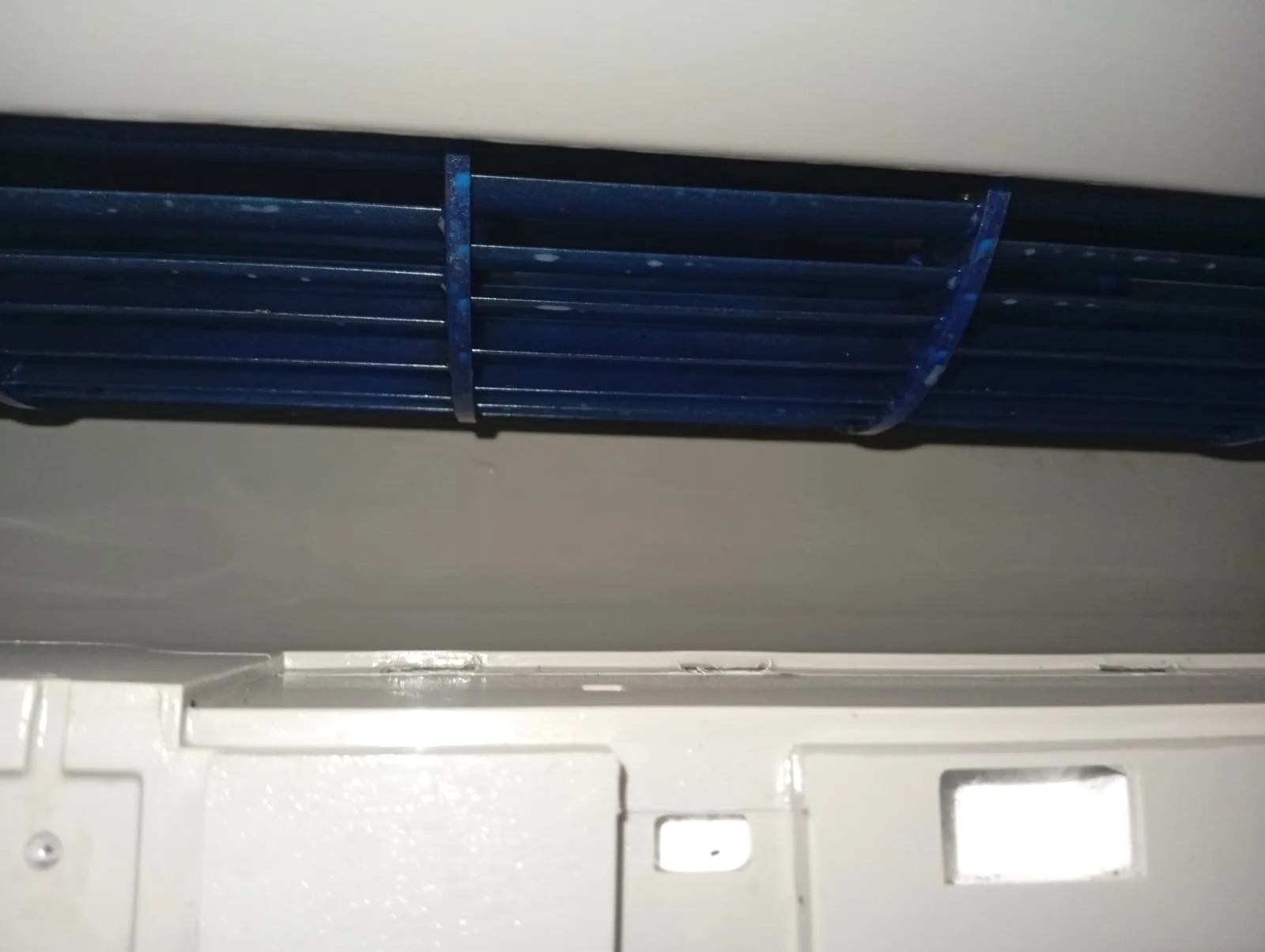 Turbina de aire acondicionado limpia después de la mantención